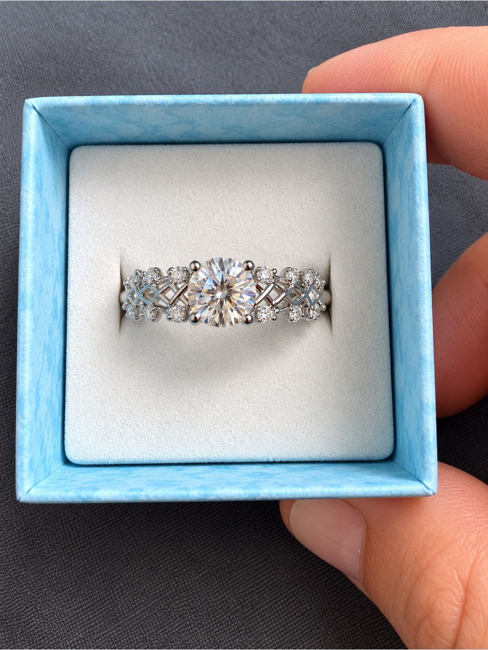 💎 1 CT Moissanite Lattice Ring – Size 6